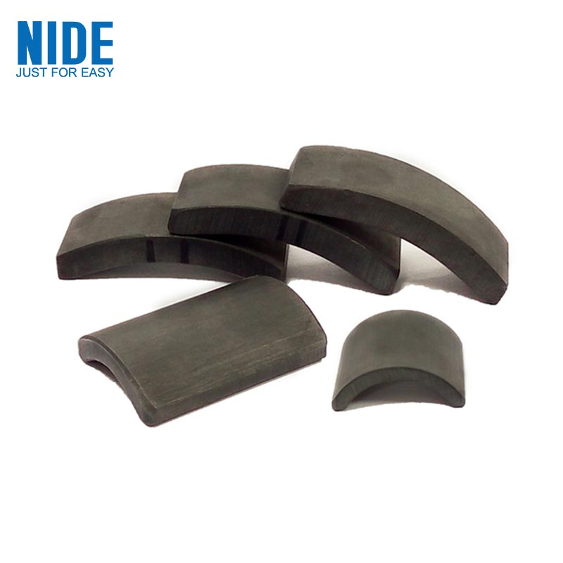 Magnet Arc Ferrite permanen